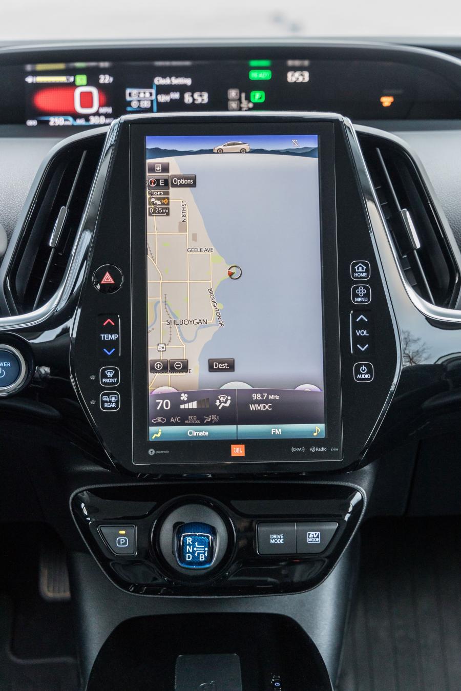 Детали интерьера Toyota Prius Limited 2019 года  (NA) (фото 23 из 23)